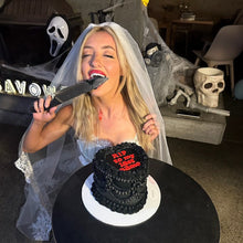 Load image into Gallery viewer, HEART Vintage Cakes