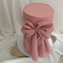 Load image into Gallery viewer, BOW CAKE Pretty in Pink - extended height (24 pax)