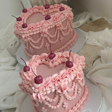 Load image into Gallery viewer, HEART Vintage Cakes