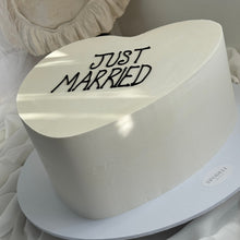 Load image into Gallery viewer, HEART Retro Cakes