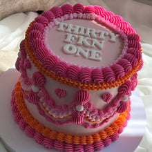 Load image into Gallery viewer, ROUND Vintage Cakes