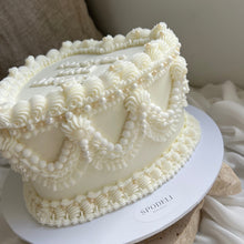 Load image into Gallery viewer, LUXE Pearl HEART Vintage Cakes (white on white)