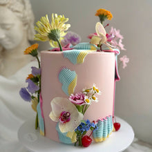 Load image into Gallery viewer, A LOVE STORY CAKE extended height (32-48 pax)