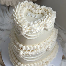 Load image into Gallery viewer, 2-Tier Luxe Pearl Heart Vintage Cake