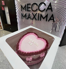 Load image into Gallery viewer, HEART Vintage Cakes