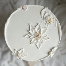 Load image into Gallery viewer, Hand Painted Palette Knife Floral Cake⎜Extended height (24 or 32 pax)
