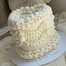 Load image into Gallery viewer, Mini HONEYMOON Cake (exclusive to our Wedding Cake couples only)
