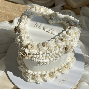 Mini HONEYMOON Cake (exclusive to our Wedding Cake couples only)