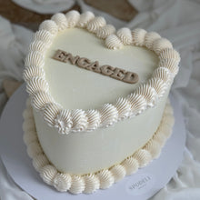 Load image into Gallery viewer, Vintage HEART Cakes
