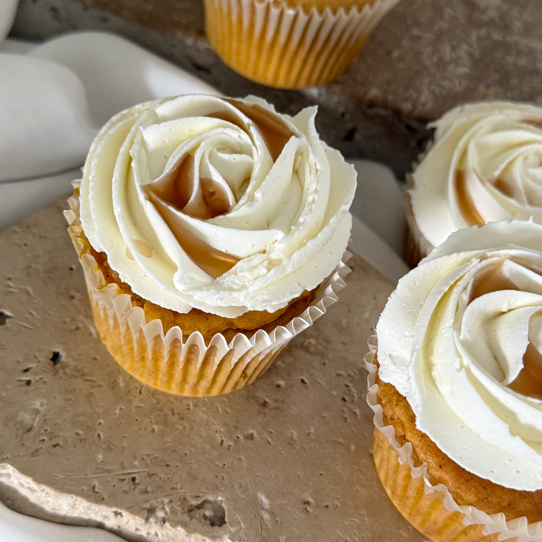 6 x Halloween Cupcakes PUMPKIN SPICE & CREAM CHEESE