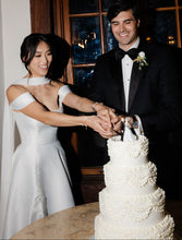 Load image into Gallery viewer, Wedding TOWER Cake 4-Tier ⎜5-Tier ⎜6-Tier
