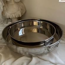 Load image into Gallery viewer, Grand Tiramisu Wedding Dessert Cake
