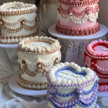 Load image into Gallery viewer, Round Vintage Cakes
