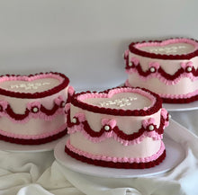 Load image into Gallery viewer, Vintage HEART Cakes

