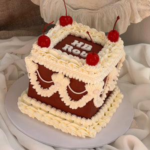 SQUARE Vintage Cakes