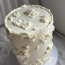 Load image into Gallery viewer, Palette knife floral cake with pink buttercream flowers in a custom colour palette

