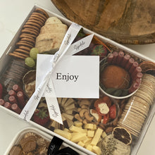 Load image into Gallery viewer, Cheese &amp; Dip Nibbler | Medium
